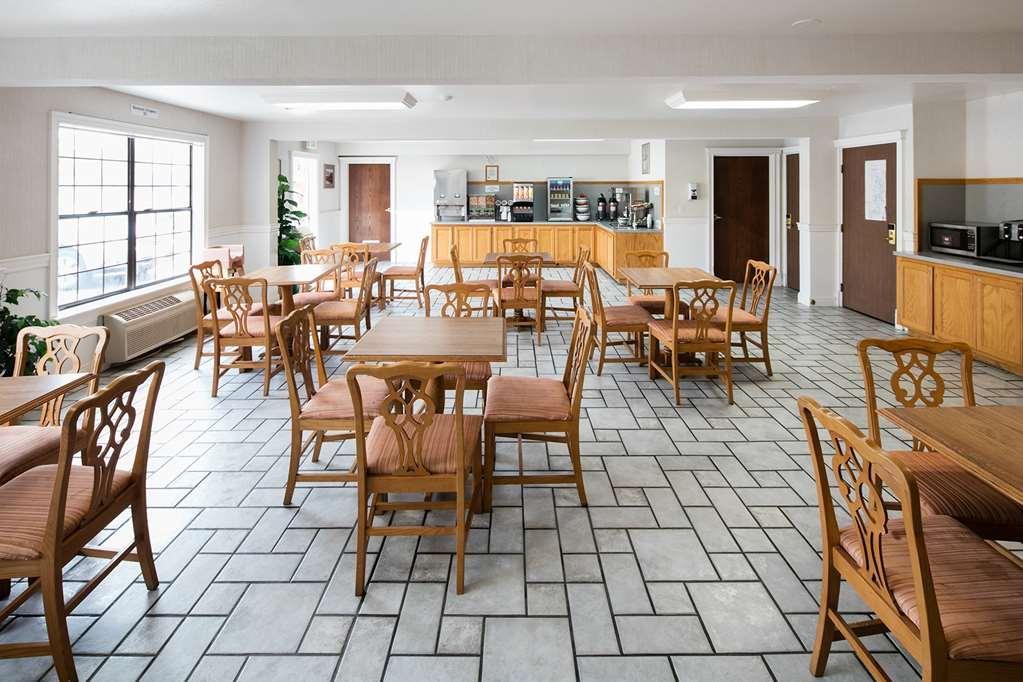 Red Lion Inn & Suites Auburn Restaurant foto