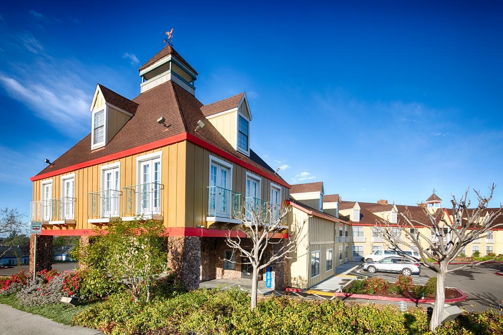 Red Lion Inn & Suites Auburn Exterior foto