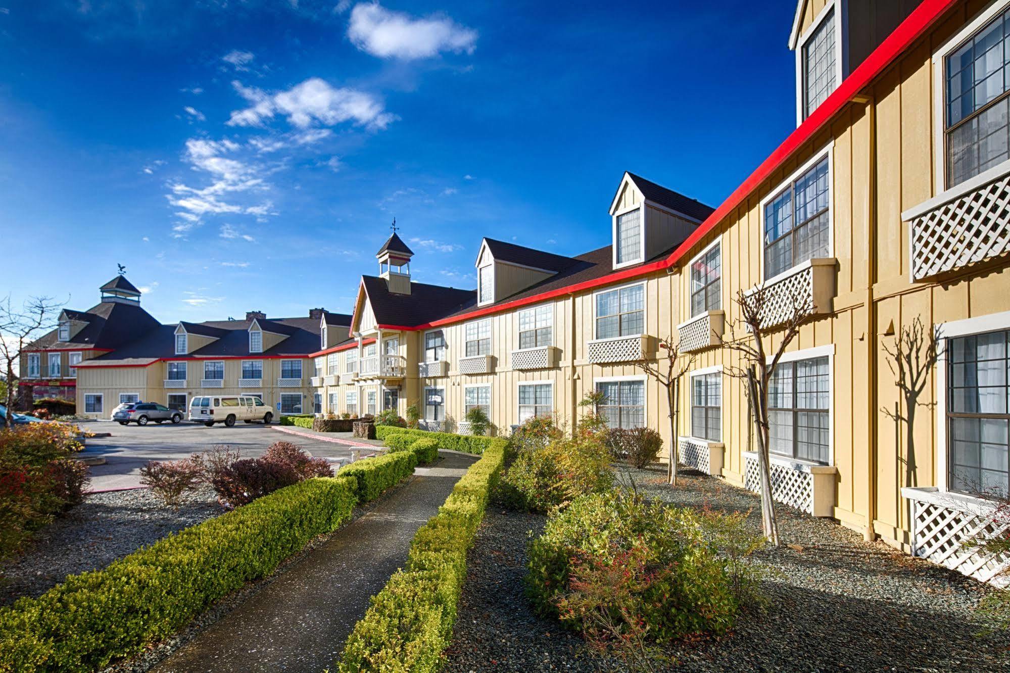 Red Lion Inn & Suites Auburn Exterior foto